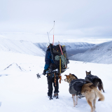 <p>Découvrir la vie des habitants, baleiniers d’hier et chercheurs d’aujourd’hui&nbsp;</p>