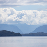 <p>Des sommets vertigineux, un littoral découpé, des îlot sauvages et des fjords majestueux, la magie des grands espaces !&nbsp;</p>