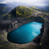 Le volcanisme actif de l’île, entre paysages millénaires et industrie géothermique