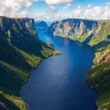 <p>Le parc national de Gros Morne et ses formations géologique impressionnantes</p>